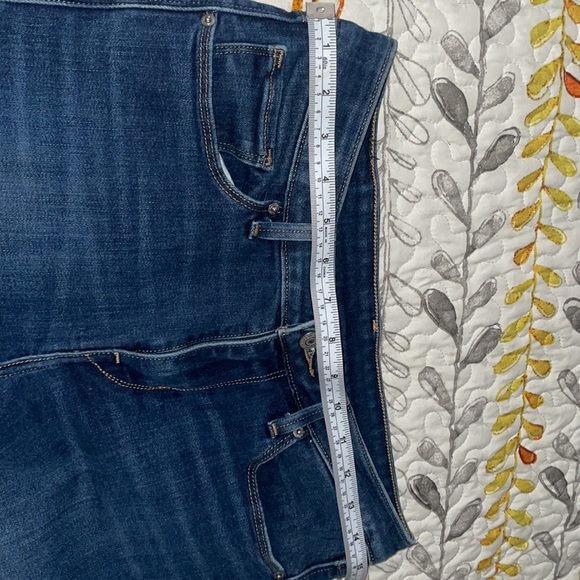 Levi’s Capris - Picture 4 of 5